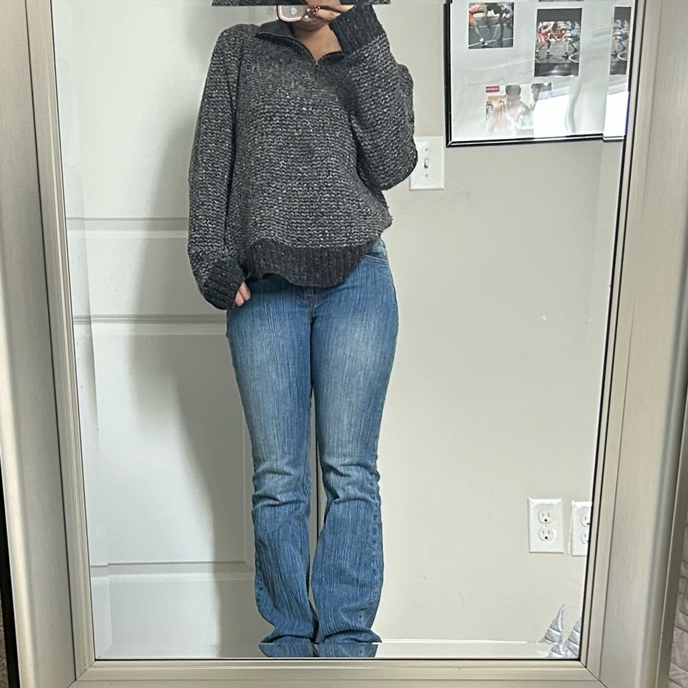 Gray soft 1/3 zip sweater 🍂